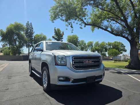 Used 2017 GMC Yukon SLT RWD image 1
