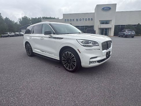 Used 2024 Lincoln Aviator Black Label AWD/4WD image 2
