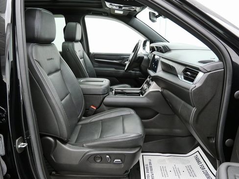 Used 2022 GMC Yukon Denali image 15