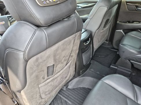 Used 2018 Cadillac Escalade Platinum AWD/4WD image 18