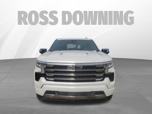 Used 2024 Chevrolet Silverado 1500 High Country w/ Technology Package AWD/4WD image 2