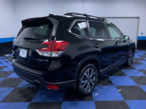 Used 2020 Subaru Forester Limited image 8