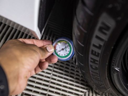 Used 2020 Chevrolet Corvette Stingray Premium Conv w/ 3LT Preferred Equipment Group image 44