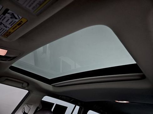 Used 2018 Lexus GX 460 Premium w/ Premium Package image 17