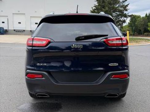 Used 2016 Jeep Cherokee Latitude AWD/4WD image 5