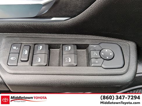 Used 2025 RAM 1500 Big Horn AWD/4WD image 12