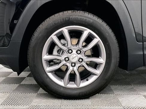 Used 2024 GMC Terrain SLT AWD/4WD image 10