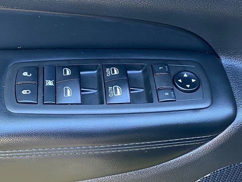 Used 2021 Jeep Grand Cherokee Laredo AWD/4WD image 55