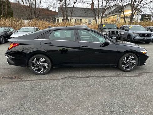 Certified 2025 Hyundai Elantra SEL image 6