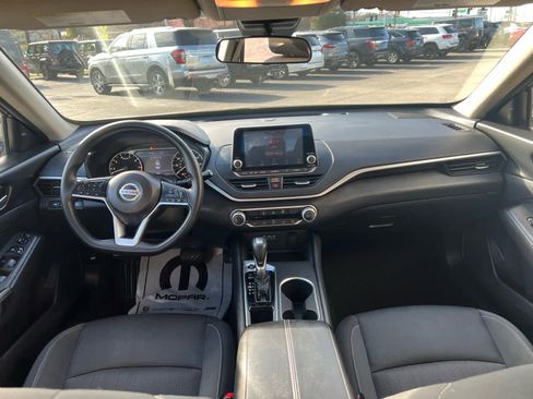 Used 2022 Nissan Altima 2.5 SV image 14