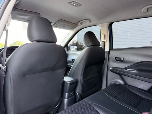 Used 2021 Nissan Kicks S FWD image 17