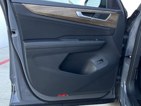 New 2026 Volkswagen Atlas SE image 9