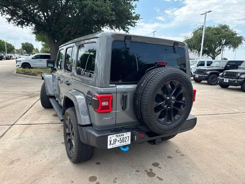Used 2023 Jeep Wrangler Unlimited Sahara w/ Cold Weather Group AWD/4WD image 8