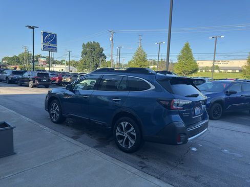 Used 2020 Subaru Outback Touring XT AWD/4WD image 5
