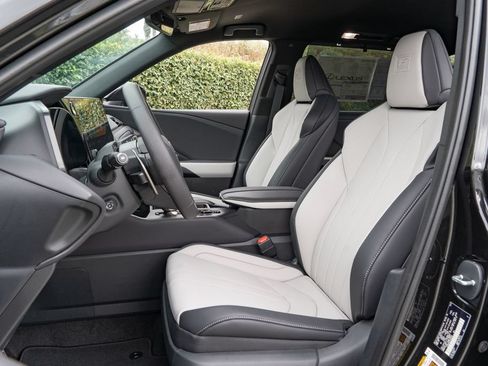 New 2026 Lexus TX 500h AWD image 15