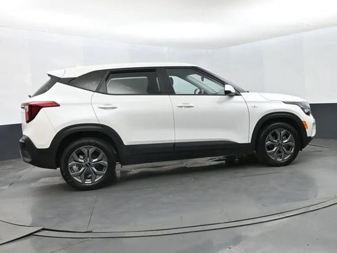 Used 2026 Kia Seltos LX FWD image 4