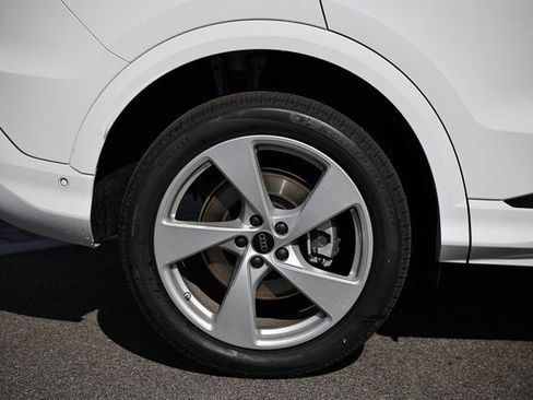 New 2025 Audi Q5 Premium Plus image 6