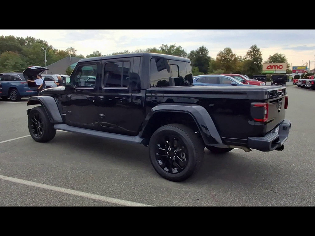 Used 2023 Jeep Gladiator Overland AWD/4WD image 6
