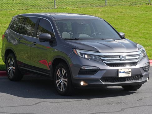 Used 2017 Honda Pilot EX-L image 2