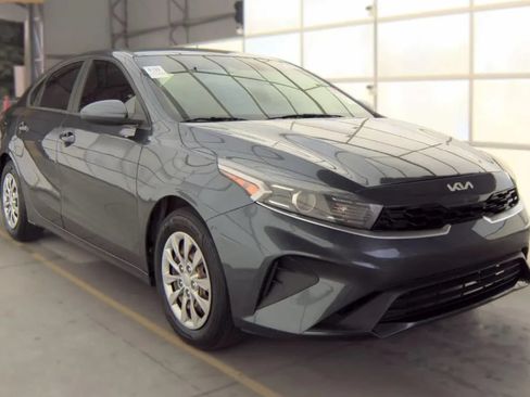 Used 2022 Kia Forte Sedan FWD image 2