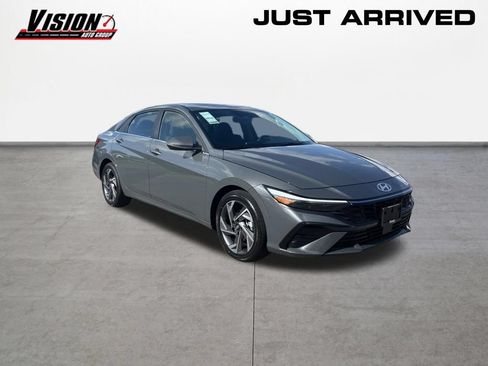 New 2026 Hyundai Elantra Limited FWD image 8