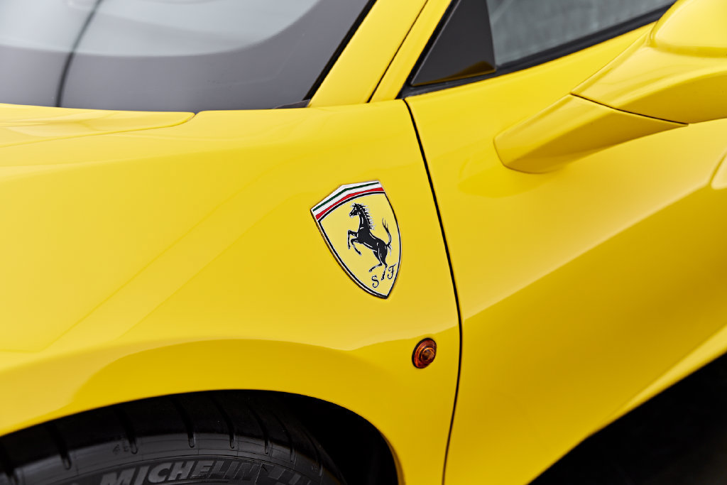 Used 2017 Ferrari 488 GTB RWD image 21