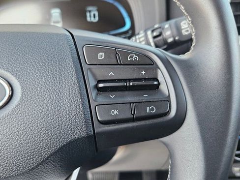 Used 2025 Hyundai Venue SEL image 21