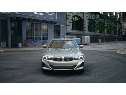 Used 2025 BMW 330i xDrive 330i xDrive w/ Premium Package image 3