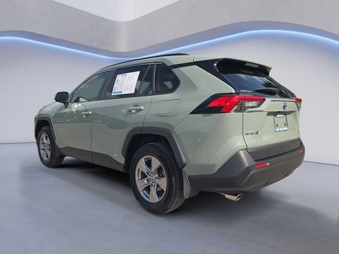 Used 2022 Toyota RAV4 XLE w/ Convenience Package AWD/4WD image 3