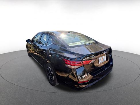 Used 2025 Nissan Sentra SV image 5