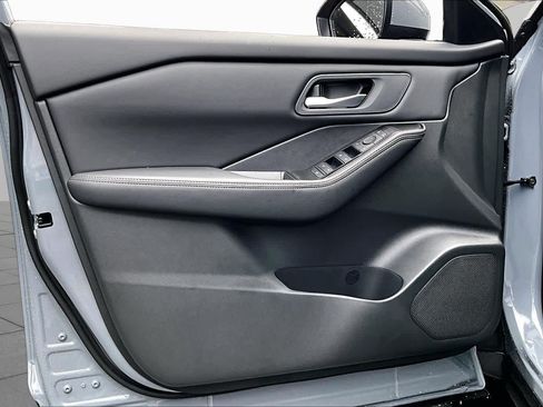 New 2026 Nissan Rogue SV FWD image 10