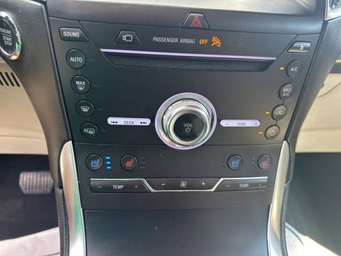 Used 2019 Ford Edge Titanium w/ Equipment Group 301A FWD image 18