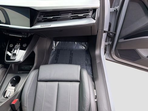 Used 2023 Audi Q4 e-tron Prestige image 18