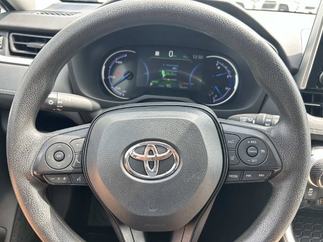 Used 2025 Toyota RAV4 XLE AWD/4WD image 26