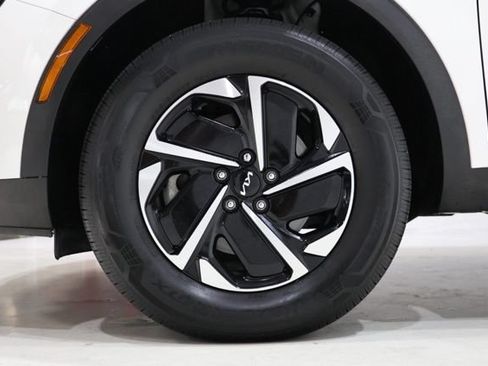 Used 2023 Kia Sportage LX AWD/4WD image 11