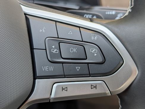 Used 2025 Volkswagen Atlas SE w/ Panoramic Sunroof Package image 34