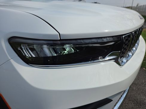 New 2026 Jeep Grand Cherokee Laredo X AWD/4WD image 18