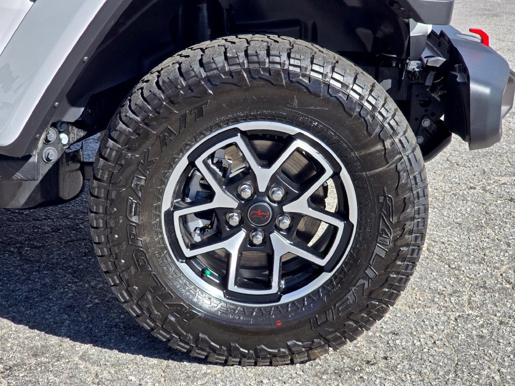 New 2026 Jeep Gladiator Rubicon w/ Rockslide Package AWD/4WD image 14