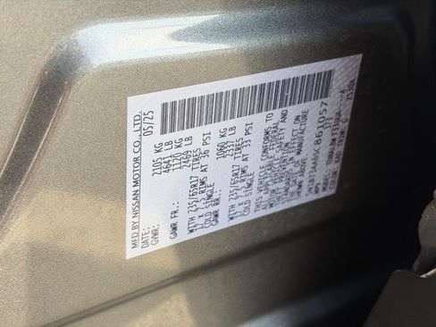 Used 2025 Nissan Rogue S FWD image 22