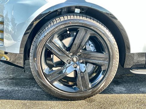 Certified 2025 Land Rover Discovery Dynamic SE image 10