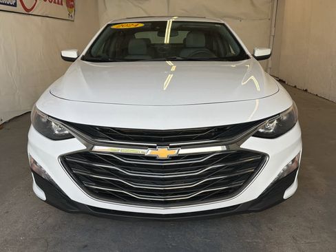 Used 2024 Chevrolet Malibu LT image 3