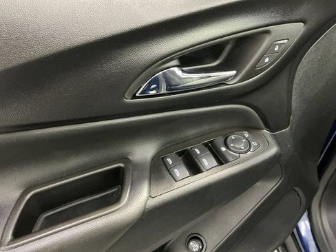 Used 2023 Chevrolet Equinox LT AWD/4WD image 16