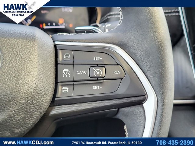 Certified 2025 Jeep Grand Cherokee Altitude AWD/4WD image 16