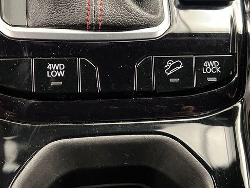 Used 2024 Jeep Compass Trailhawk image 41