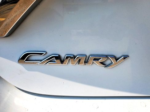 Used 2017 Toyota Camry SE FWD image 8