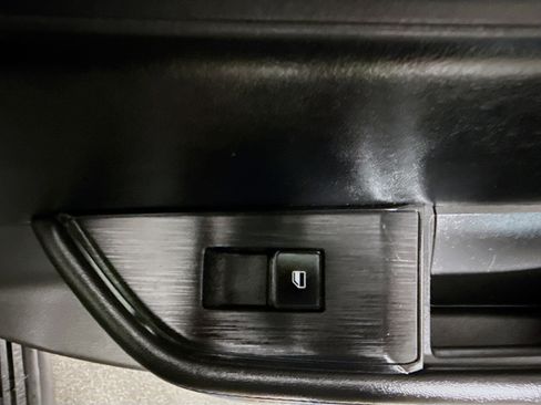 Used 2022 Nissan Rogue SV w/ SV Premium Package image 31