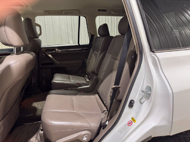 Used 2017 Lexus GX 460 Luxury w/ Preferred Accessory Package AWD/4WD image 20