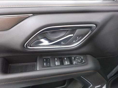 Used 2024 GMC Yukon AT4 w/ Technology Package image 9