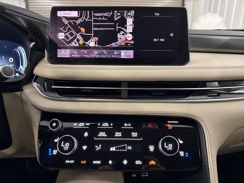 Certified 2025 INFINITI QX60 Luxe w/ Vision Package image 29