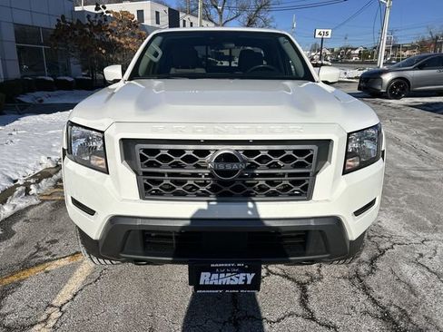 Certified 2022 Nissan Frontier SV w/ Technology Package image 3